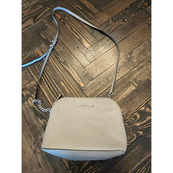 Michael Kors Small Cindy Dome Grey Crossbody Purse Neutral Classy Preppy Stains - Picture 1 of 15